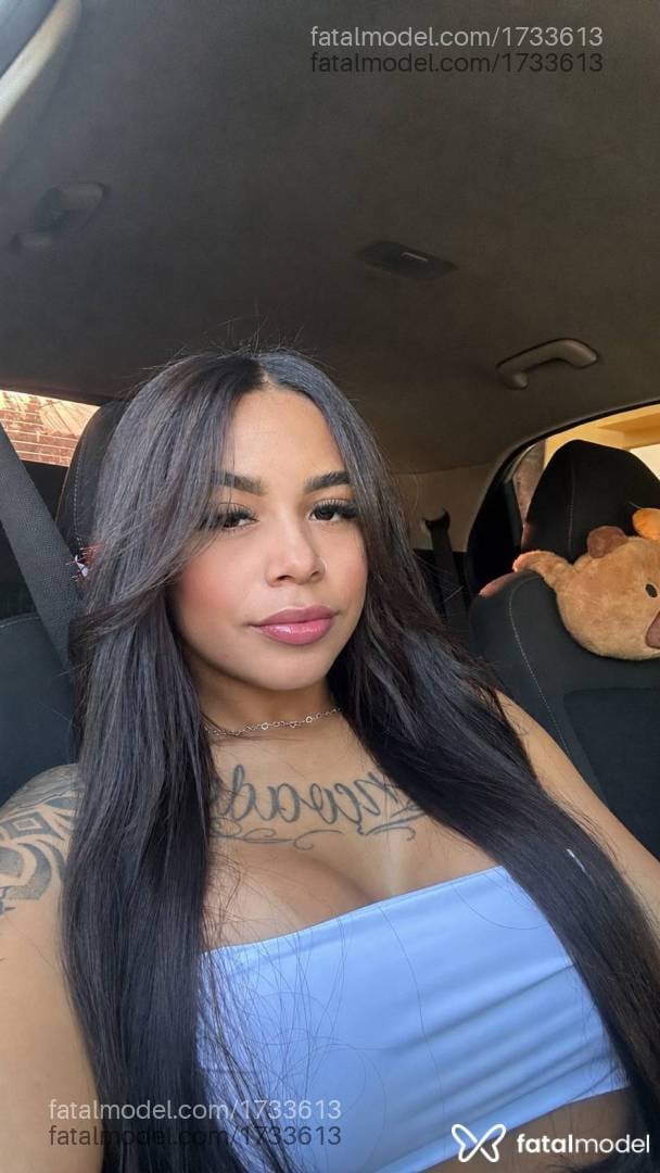 Acompanhante mulher com cabelo castanho de olhos pretos - Stefany Luiza