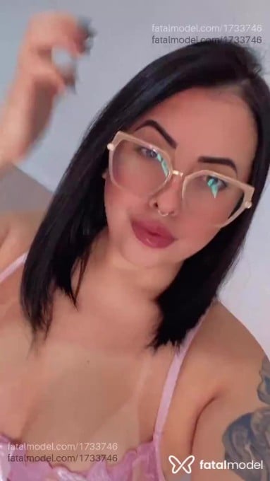 Acompanhante mulher morena (o) de olhos mel em Cascavel - Valentina