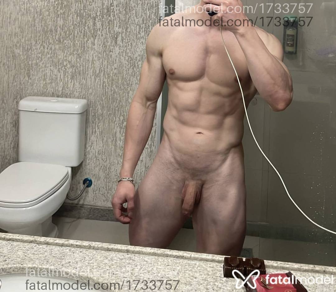 Acompanhante homem com cabelo castanho de olhos castanhos em Blumenau - Leone andrett