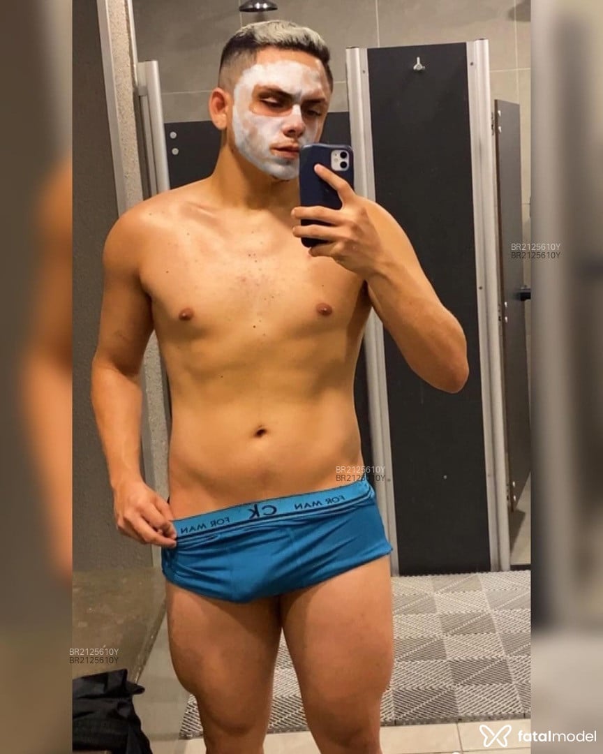 Acompanhante homem morena (o) de olhos castanhos em Fortaleza - Mello