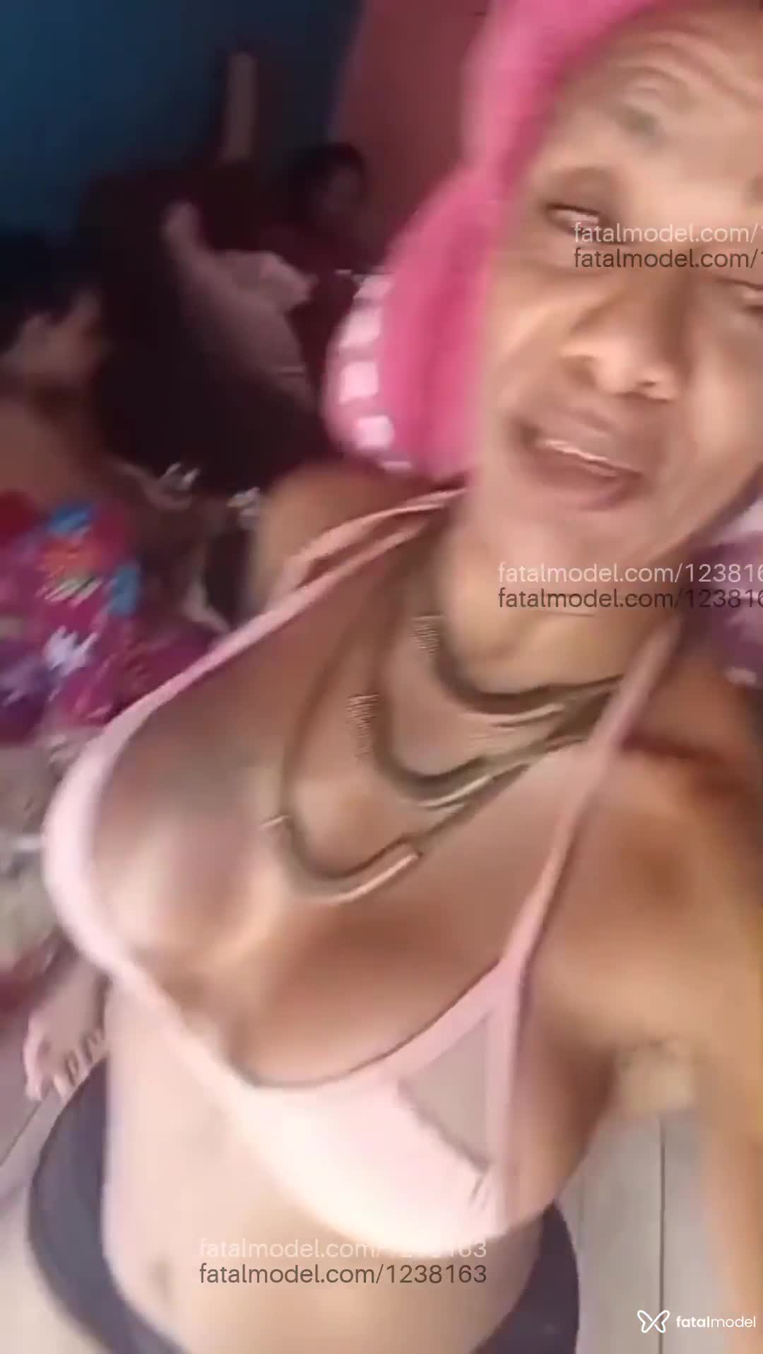 Acompanhante mulher trans com cabelo castanho de olhos castanhos em Viana Acompanhante mulher trans com cabelo castanho de olhos castanhos em Viana - Patricia Marabas