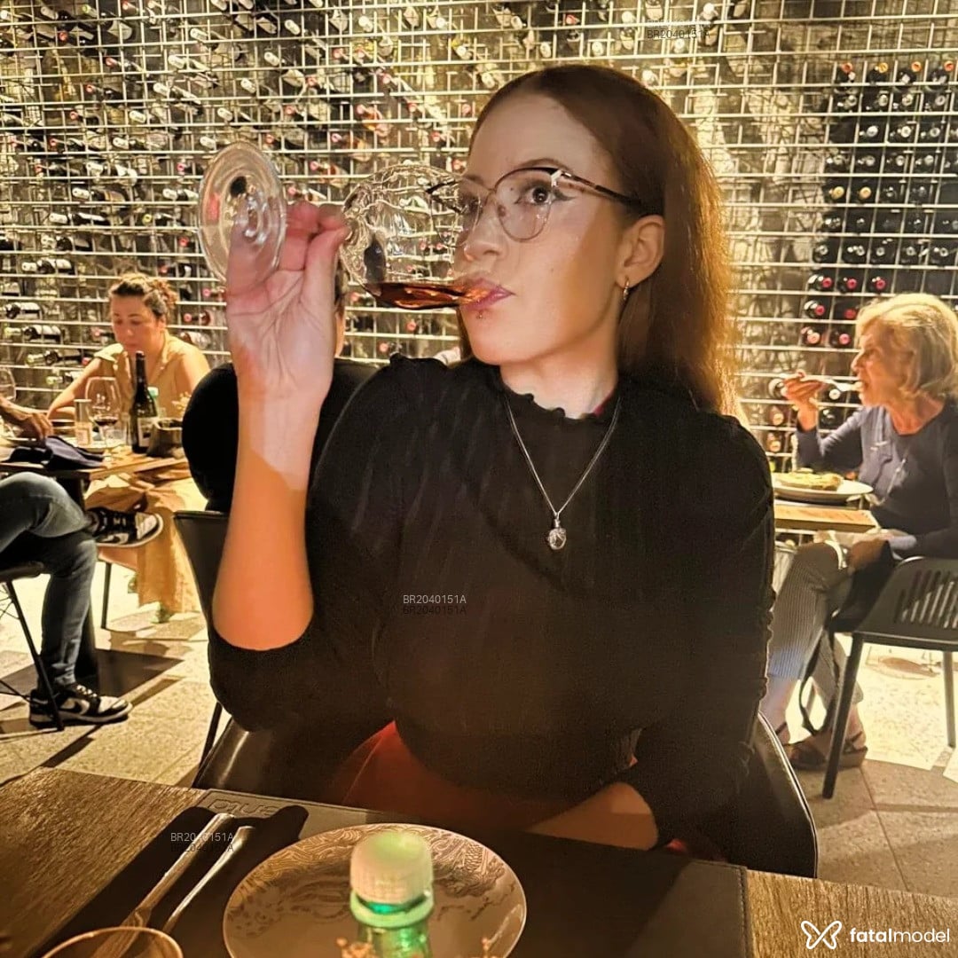 Acompanhante mulher ruiva (o) de olhos mel em São Paulo - Isis Sophie