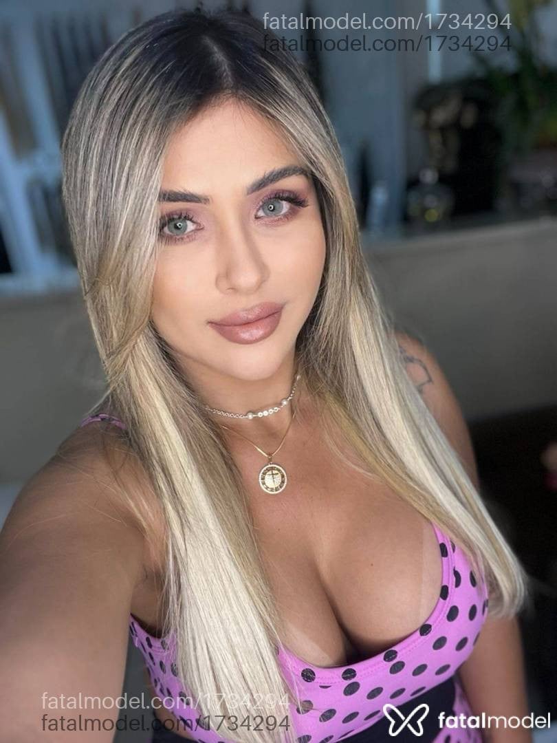 Acompanhante mulher loira (o) de olhos verdes - Luísa Andrade