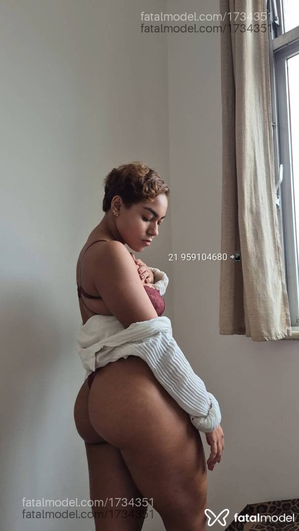 Acompanhante mulher morena (o) de olhos castanhos - Kiara