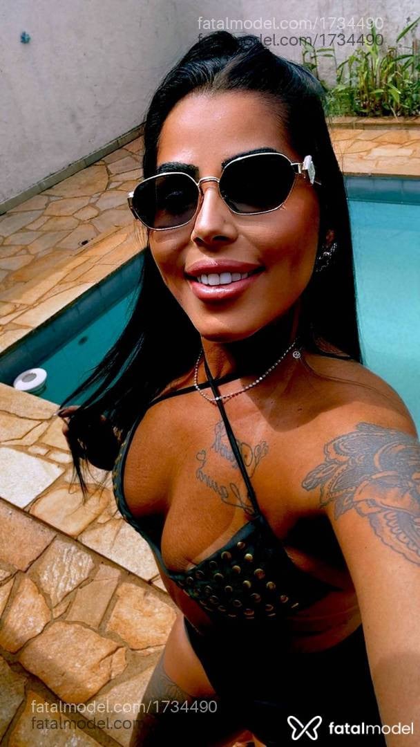 Acompanhante mulher morena (o) de olhos castanhos - Maya Ferraz