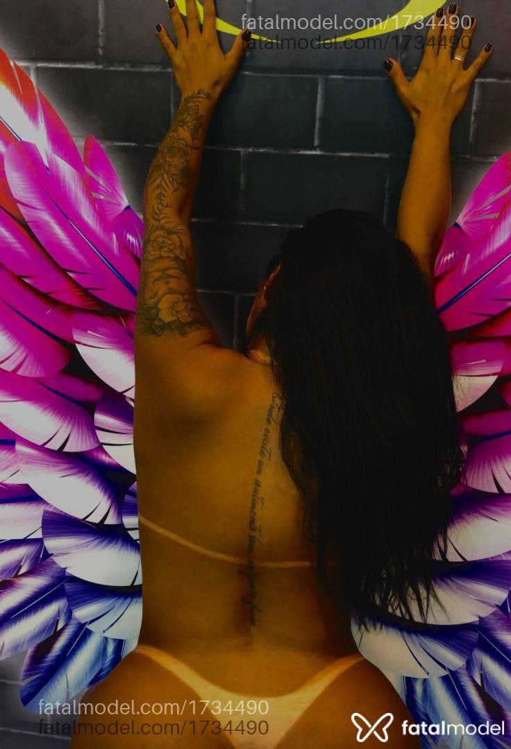 Acompanhante mulher morena (o) de olhos castanhos - Maya Ferraz