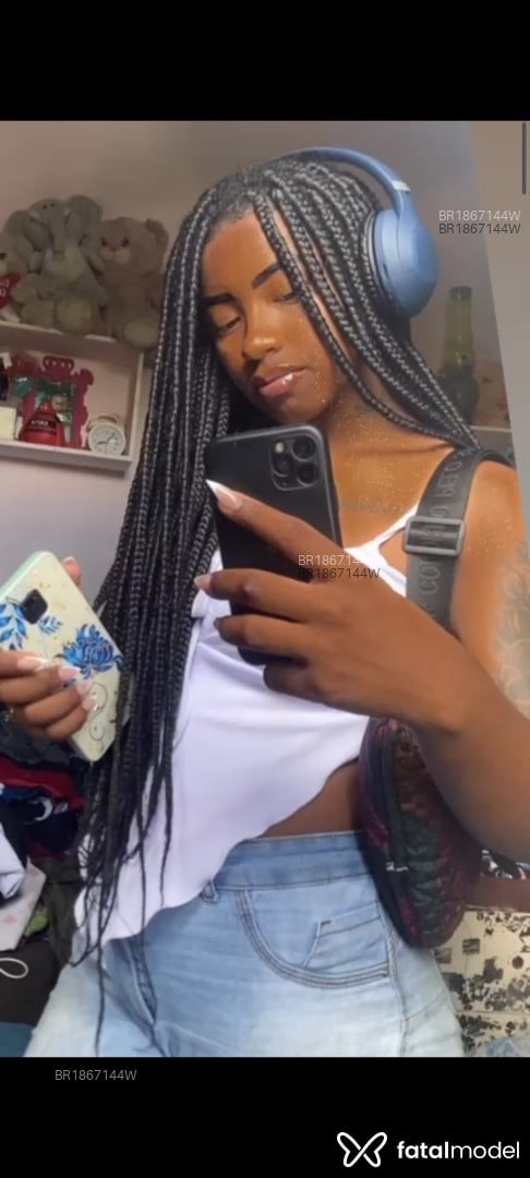 Acompanhante mulher com cabelo castanho de olhos castanhos em Vila Velha - Fernanda