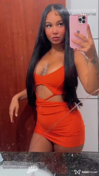 Acompanhante mulher com cabelo castanho de olhos castanhos em Itaúna - Mel