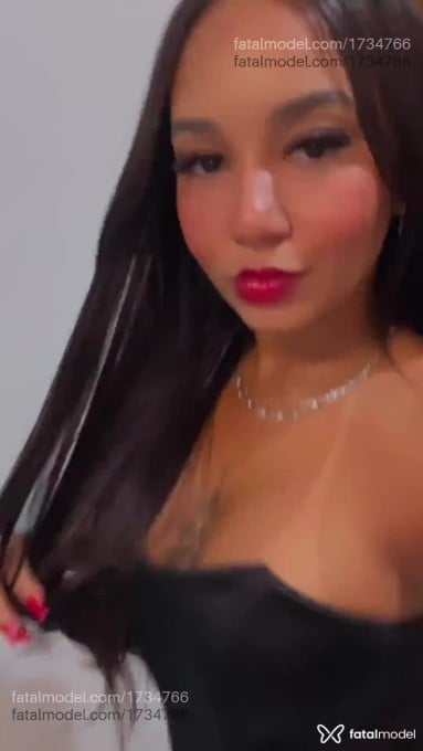 Acompanhante mulher com cabelo castanho de olhos castanhos em Itaúna - Mel