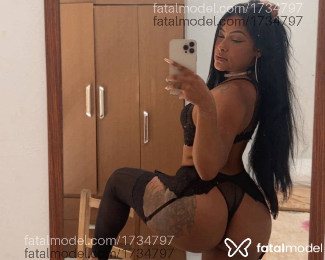 Acompanhante mulher morena (o) de olhos pretos - Mirela Santos