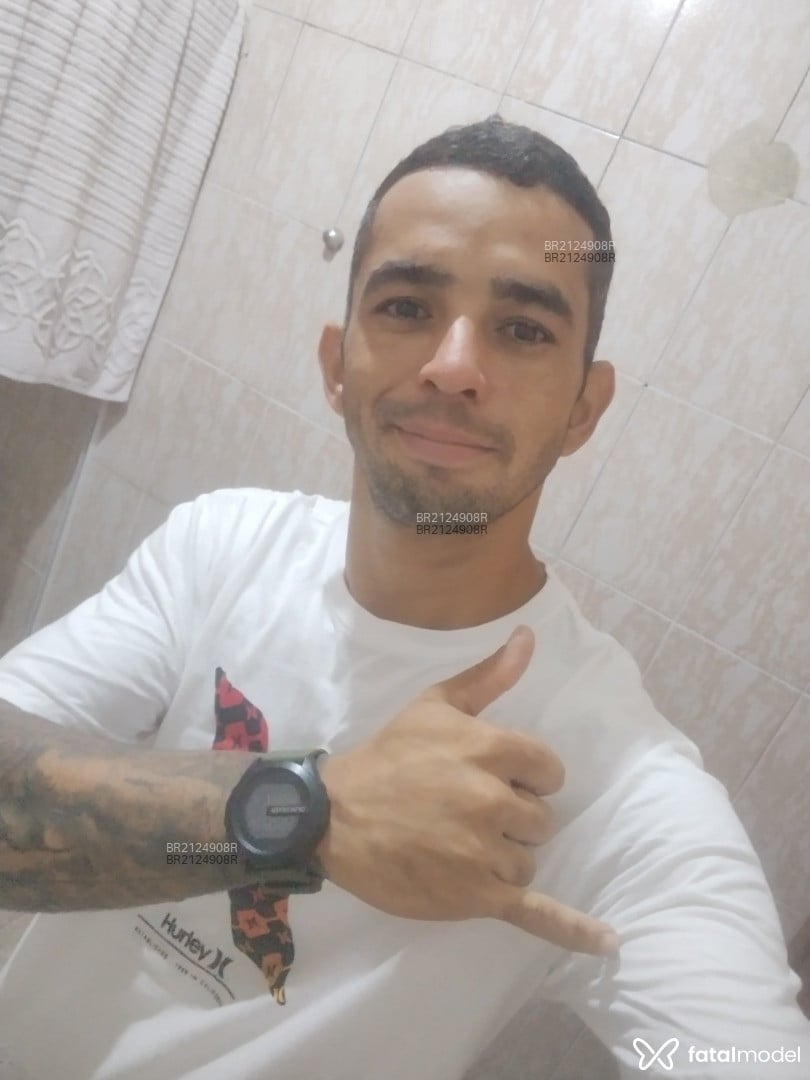 Acompanhante homem com cabelo castanho de olhos pretos em São Paulo Acompanhante homem com cabelo castanho de olhos pretos em São Paulo - Oliver Leozin