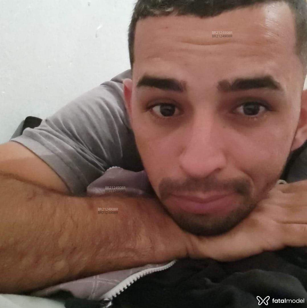 Acompanhante homem com cabelo castanho de olhos pretos em São Paulo Acompanhante homem com cabelo castanho de olhos pretos em São Paulo - Oliver Leozin