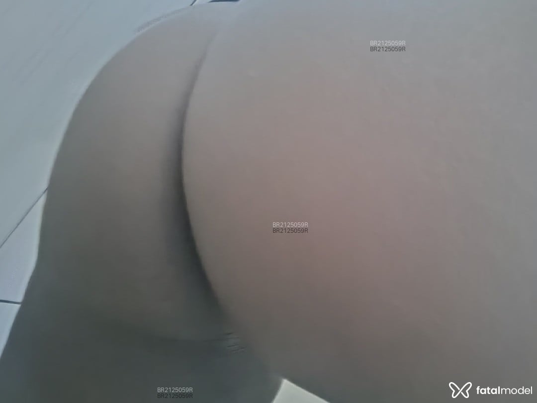 Acompanhante mulher com cabelo castanho de olhos castanhos - Vivizinha Acompanhante mulher com cabelo castanho de olhos castanhos - Vivizinha