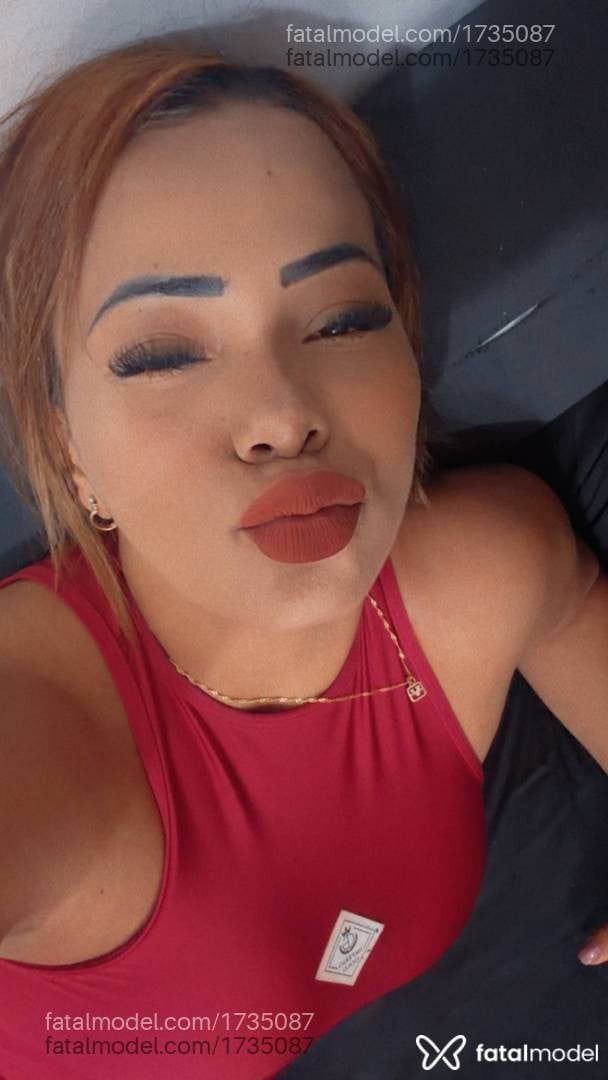 Acompanhante mulher loira (o) de olhos pretos - Patyy Araújo