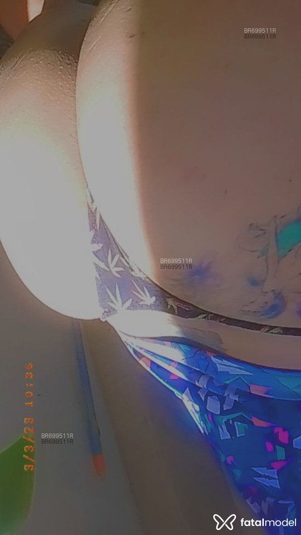 Acompanhante mulher trans com cabelo castanho de olhos castanhos em Santana de Parnaíba - Yorrara Santos