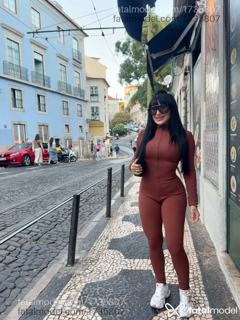 Acompanhante mulher morena (o) de olhos castanhos - Alice Saad