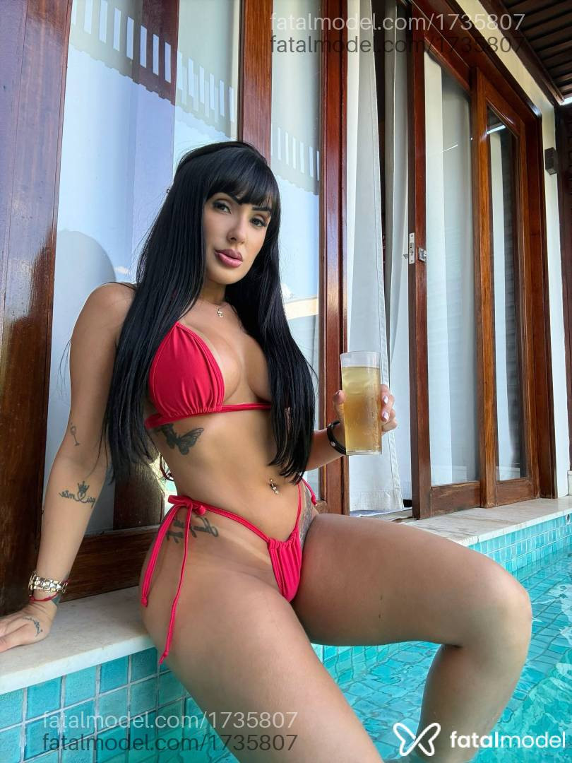 Acompanhante mulher morena (o) de olhos castanhos - Alice Saad