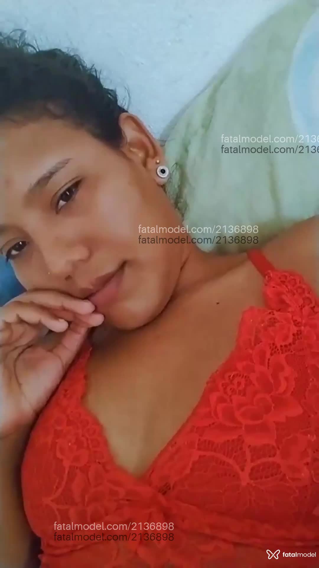 Acompanhante mulher morena (o) de olhos castanhos - Gisele