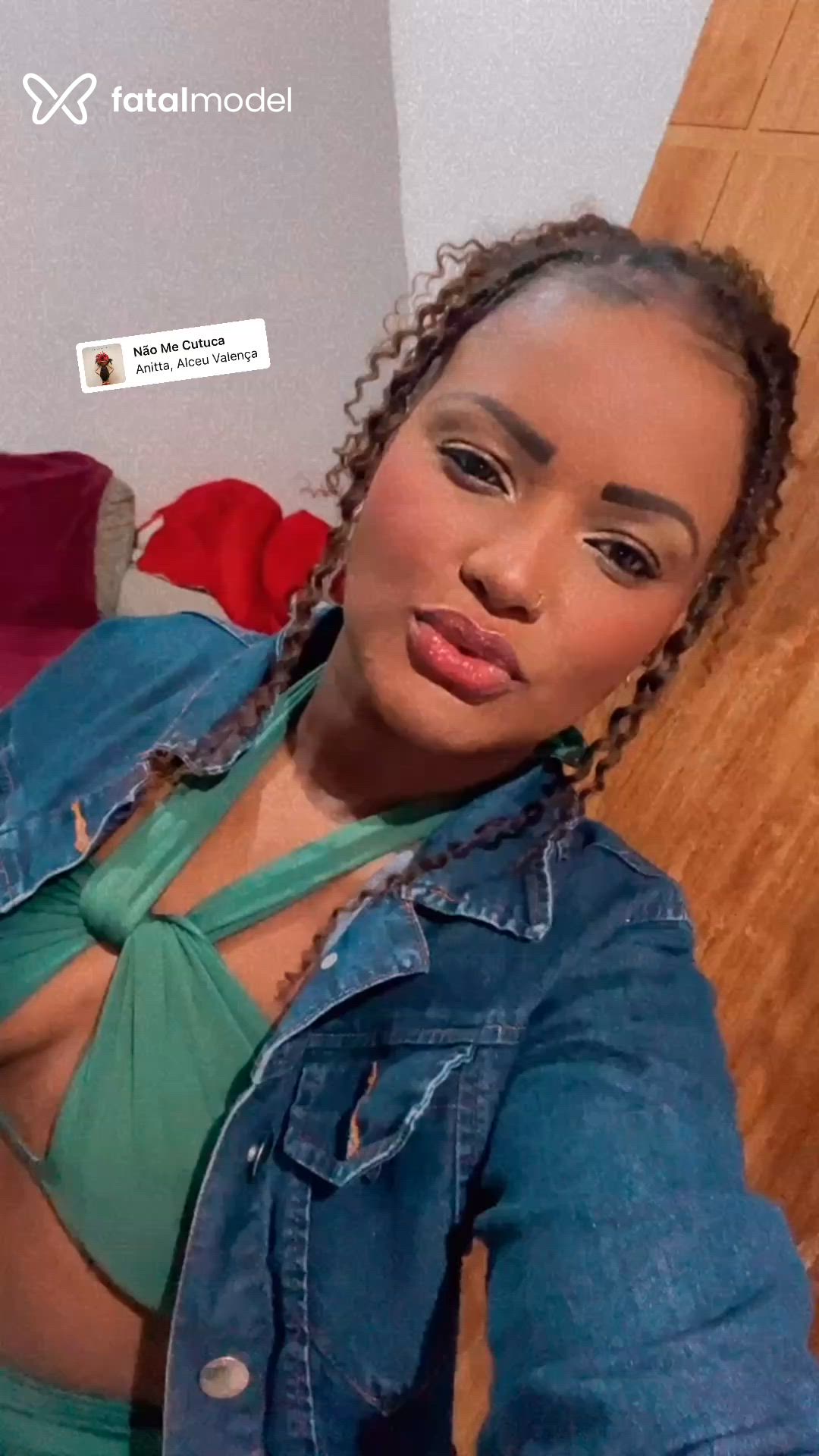 Acompanhante mulher morena (o) de olhos pretos - Pérola Taylor