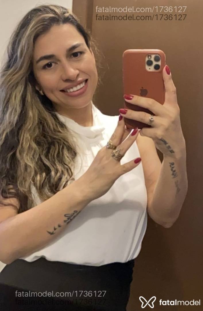 Acompanhante mulher com cabelo castanho de olhos castanhos - Marion