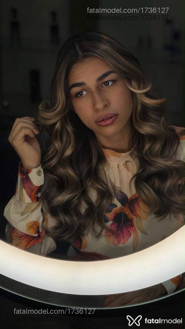 Acompanhante mulher com cabelo castanho de olhos castanhos - Marion