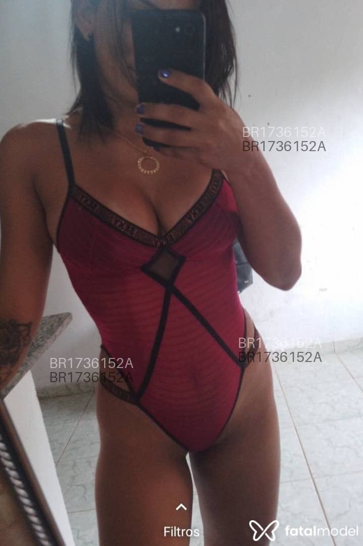Acompanhante mulher com cabelo castanho de olhos castanhos em Coxim - Rebeca