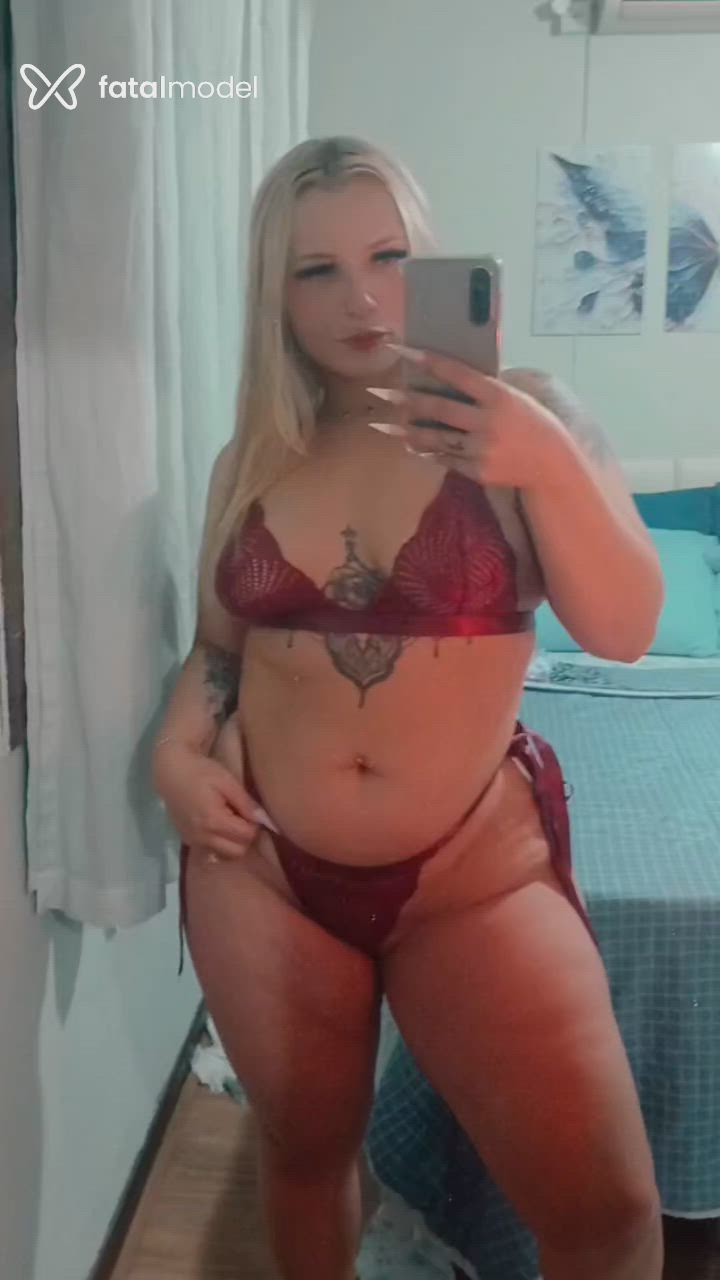 Acompanhante mulher loira (o) de olhos verdes em Brusque Acompanhante mulher loira (o) de olhos verdes em Brusque - Angell Nogueira