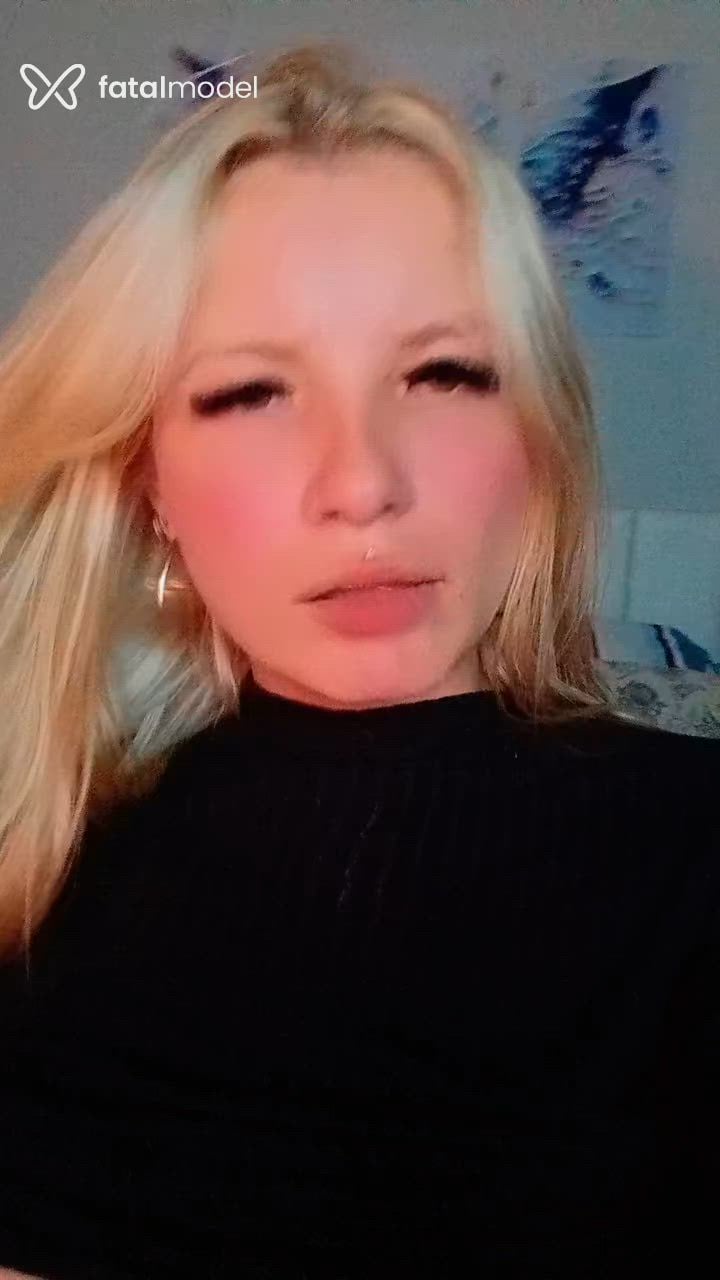 Acompanhante mulher loira (o) de olhos verdes em Brusque Acompanhante mulher loira (o) de olhos verdes em Brusque - Angell Nogueira