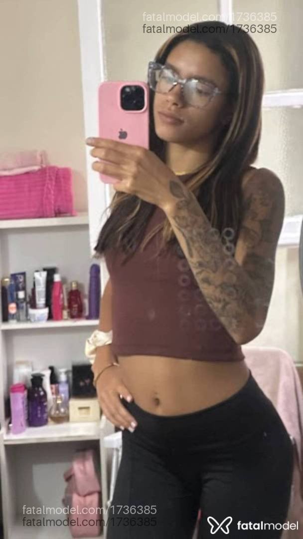 Acompanhante mulher morena (o) de olhos castanhos - Jade