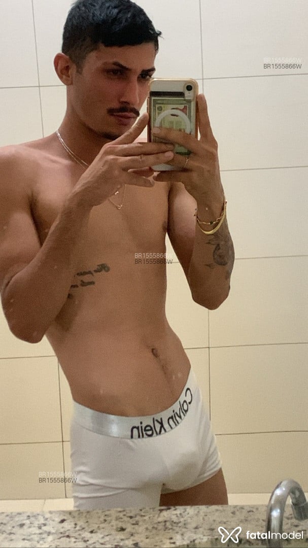 Acompanhante homem morena (o) de olhos castanhos em Ituiutaba - Bruno