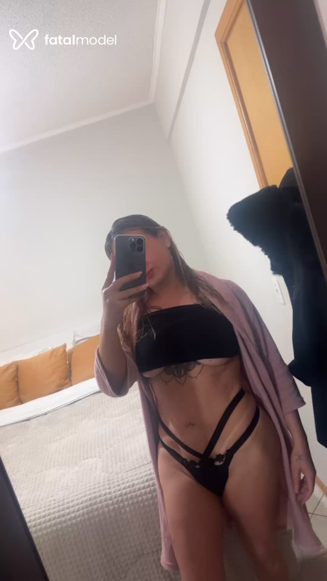 Acompanhante mulher trans loira (o) de olhos castanhos - Bruna Soouza