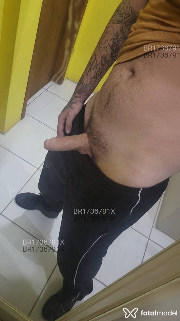 Acompanhante homem sem cabelo de olhos azuis em Porto Alegre - Alex Ventura