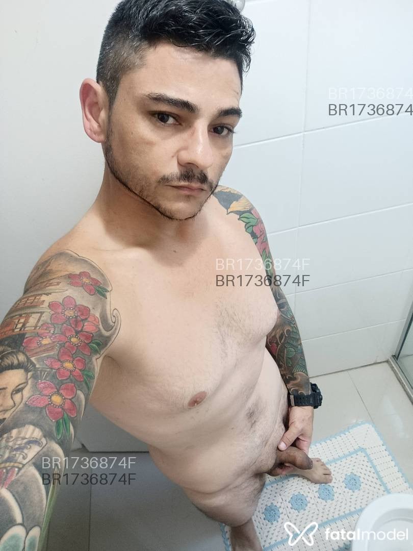 Acompanhante homem morena (o) de olhos castanhos em Pouso Alegre - Oshiro