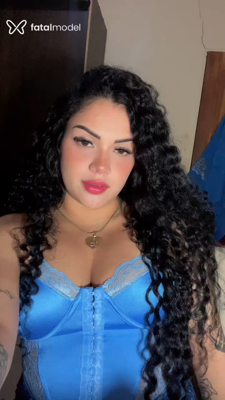 Acompanhante mulher morena (o) de olhos castanhos - Elóa Fernandes Acompanhante mulher morena (o) de olhos castanhos - Elóa Fernandes