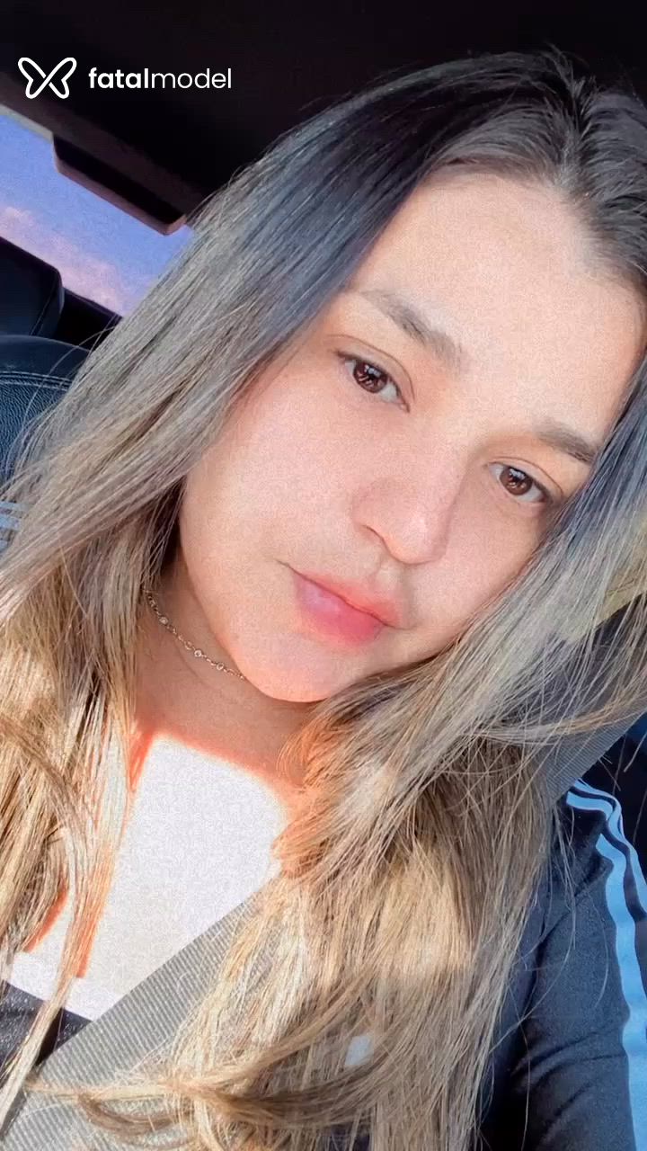 Acompanhante mulher loira (o) de olhos castanhos - Priscilla Lopes