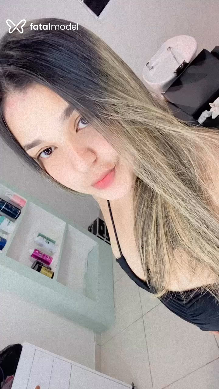 Acompanhante mulher loira (o) de olhos castanhos - Priscilla Lopes