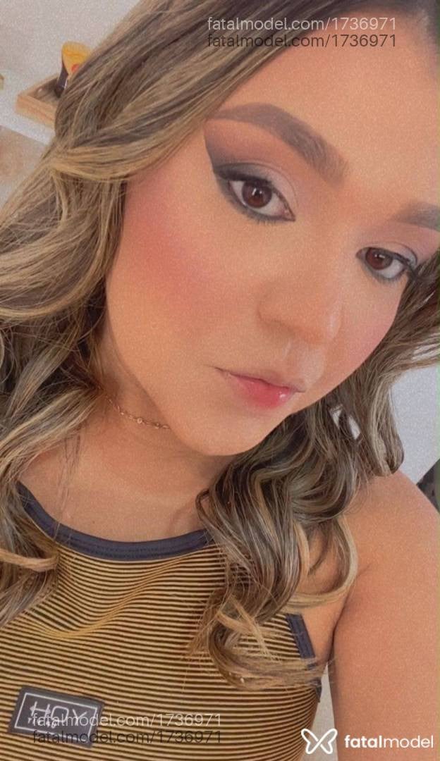 Acompanhante mulher loira (o) de olhos castanhos - Priscilla Lopes