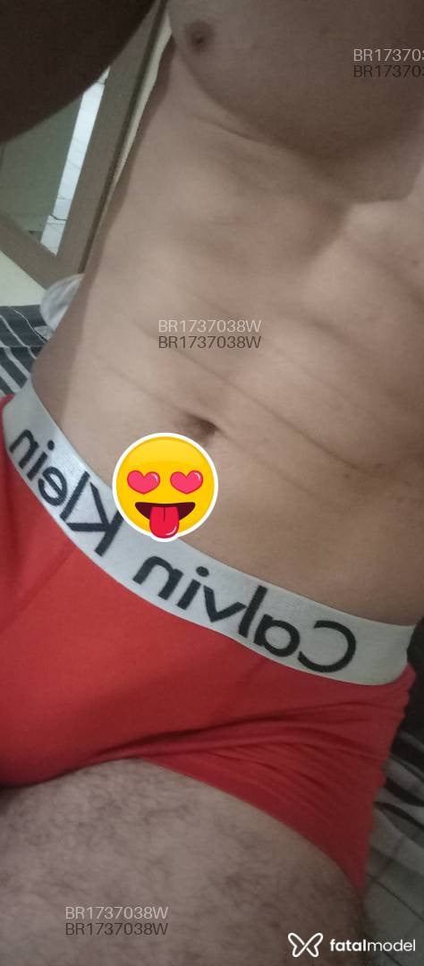 Acompanhante homem com cabelo castanho de olhos castanhos em Uberlândia - Cauã