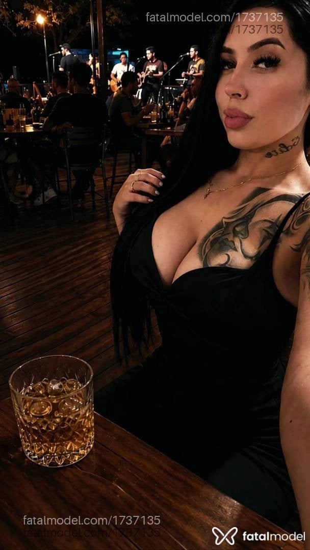 Acompanhante mulher morena (o) de olhos castanhos - Manuela