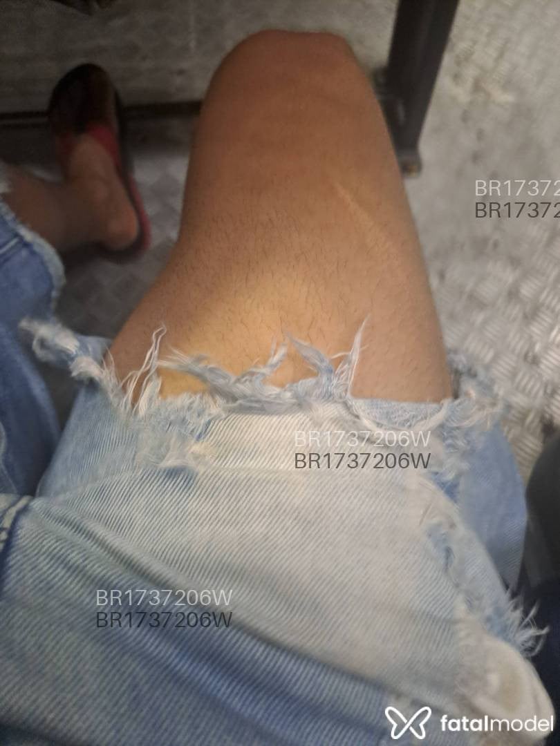 Acompanhante homem com cabelo castanho de olhos mel em Recife Acompanhante homem com cabelo castanho de olhos mel em Recife - Diogo