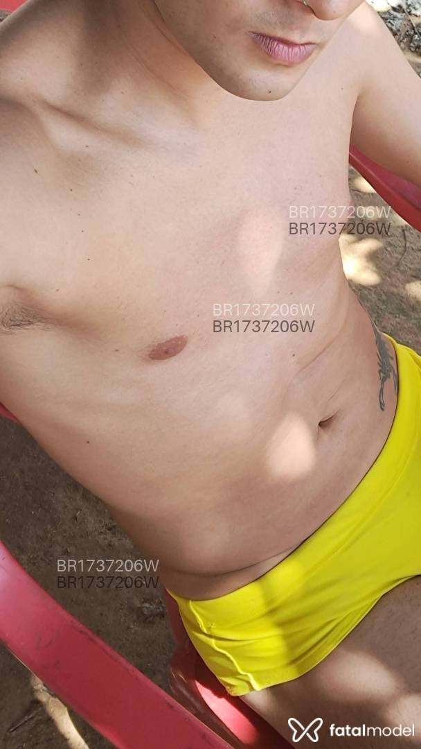 Acompanhante homem com cabelo castanho de olhos mel em Recife Acompanhante homem com cabelo castanho de olhos mel em Recife - Diogo