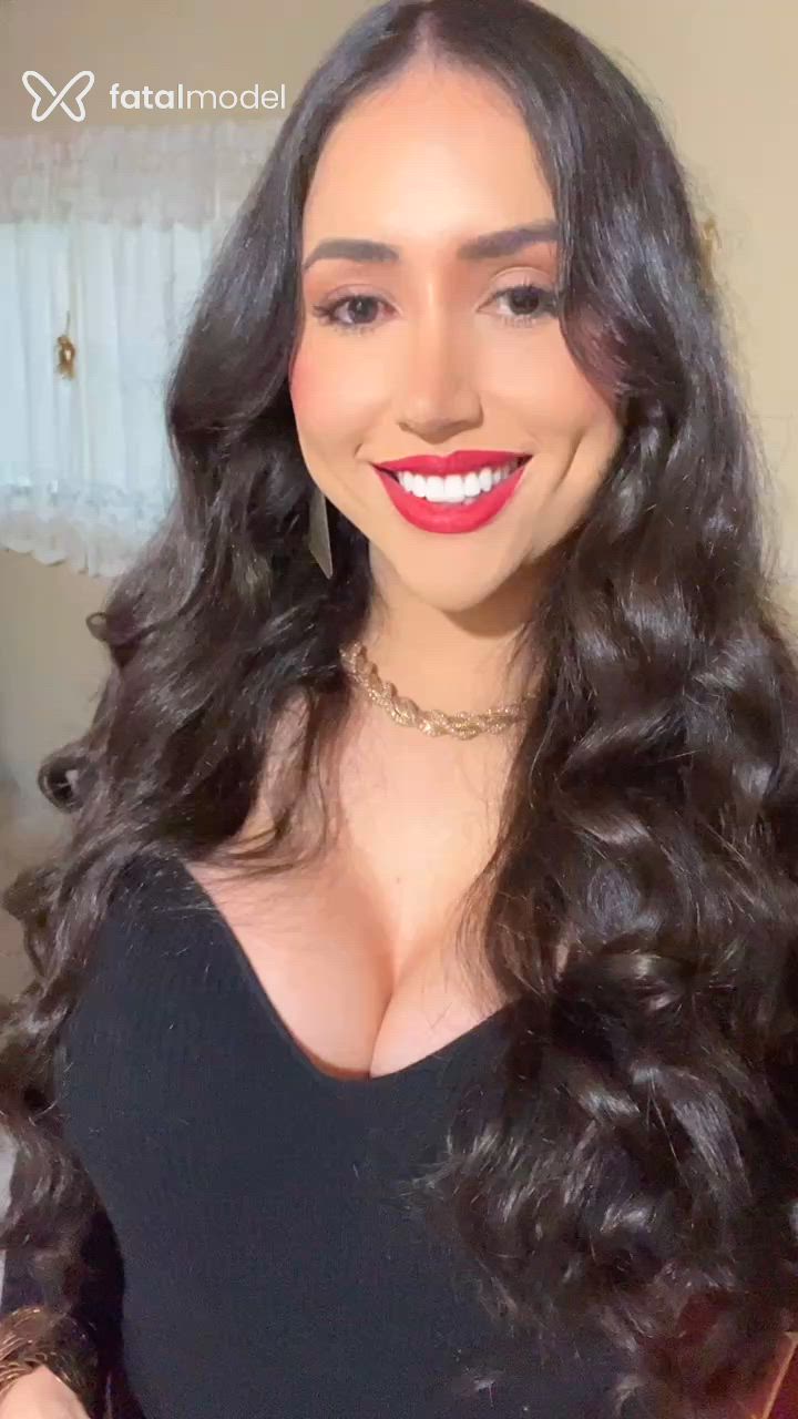 Acompanhante mulher trans com cabelo castanho de olhos castanhos - Izabella