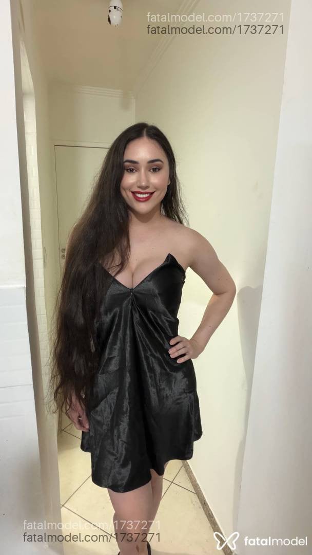 Acompanhante mulher trans com cabelo castanho de olhos castanhos em Virtual - Izabella