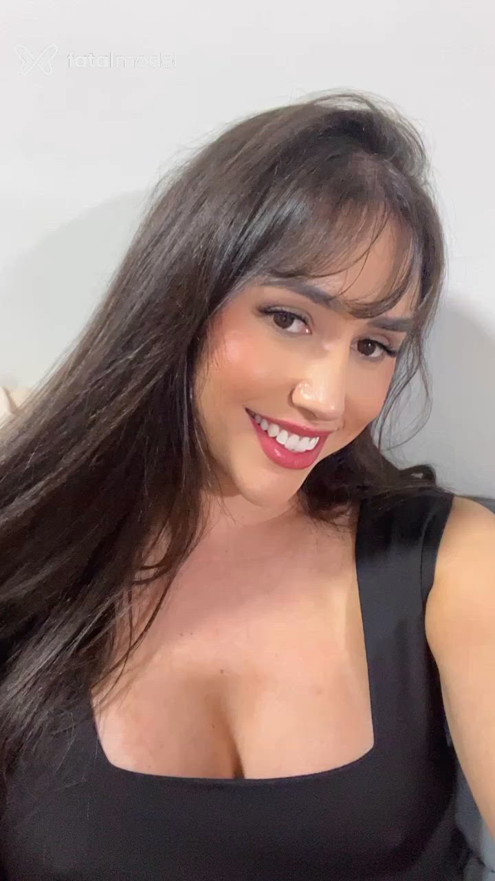 Acompanhante mulher trans com cabelo castanho de olhos castanhos - Izabella