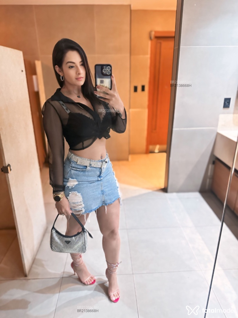 Acompanhante mulher com cabelo castanho de olhos castanhos em São Paulo Acompanhante mulher com cabelo castanho de olhos castanhos em São Paulo - Gabi Goiana
