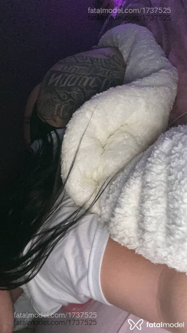 Acompanhante mulher morena (o) de olhos pretos - Bruna Vaz Acompanhante mulher morena (o) de olhos pretos - Bruna Vaz