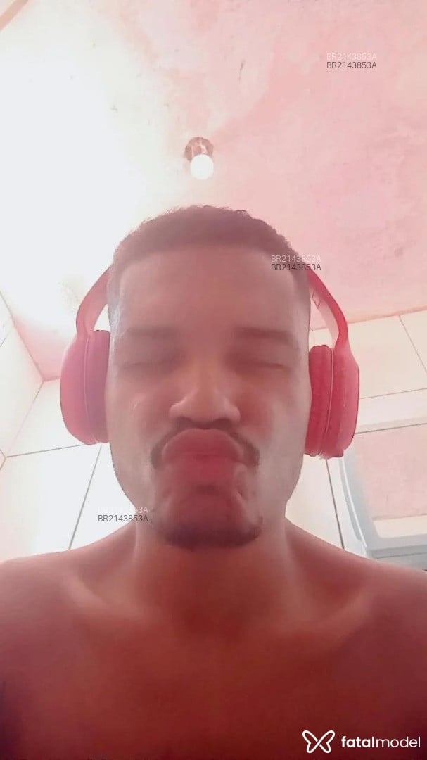 Acompanhante homem ruiva (o) de olhos castanhos em Belo Horizonte - Usumaki