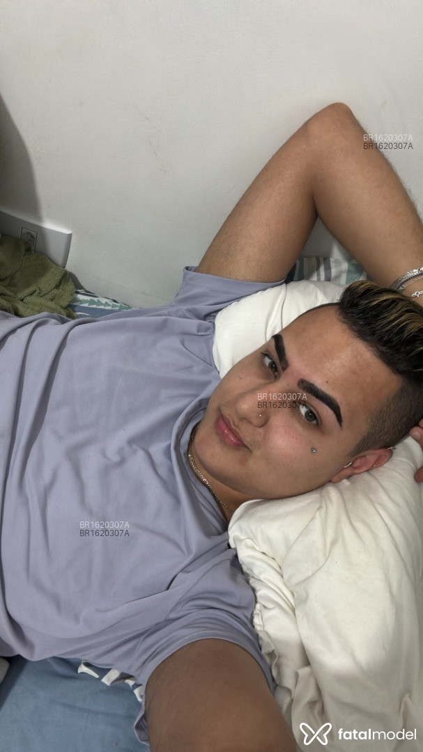 Acompanhante homem com cabelo castanho de olhos castanhos em São Paulo - Guilherme