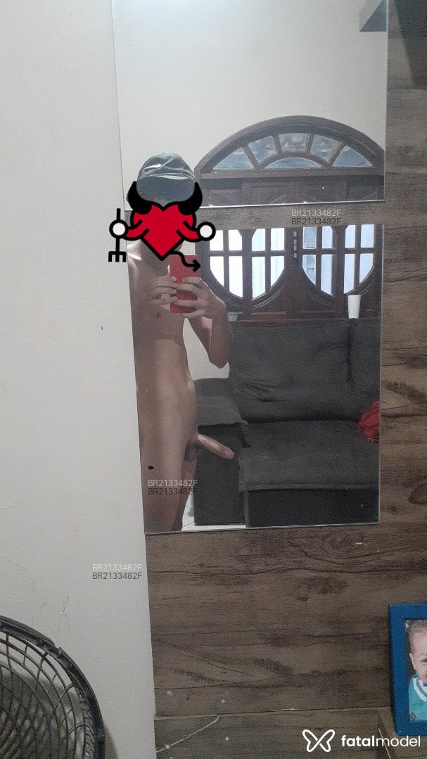 Acompanhante homem morena (o) de olhos castanhos em Araruama - Menor Quenti