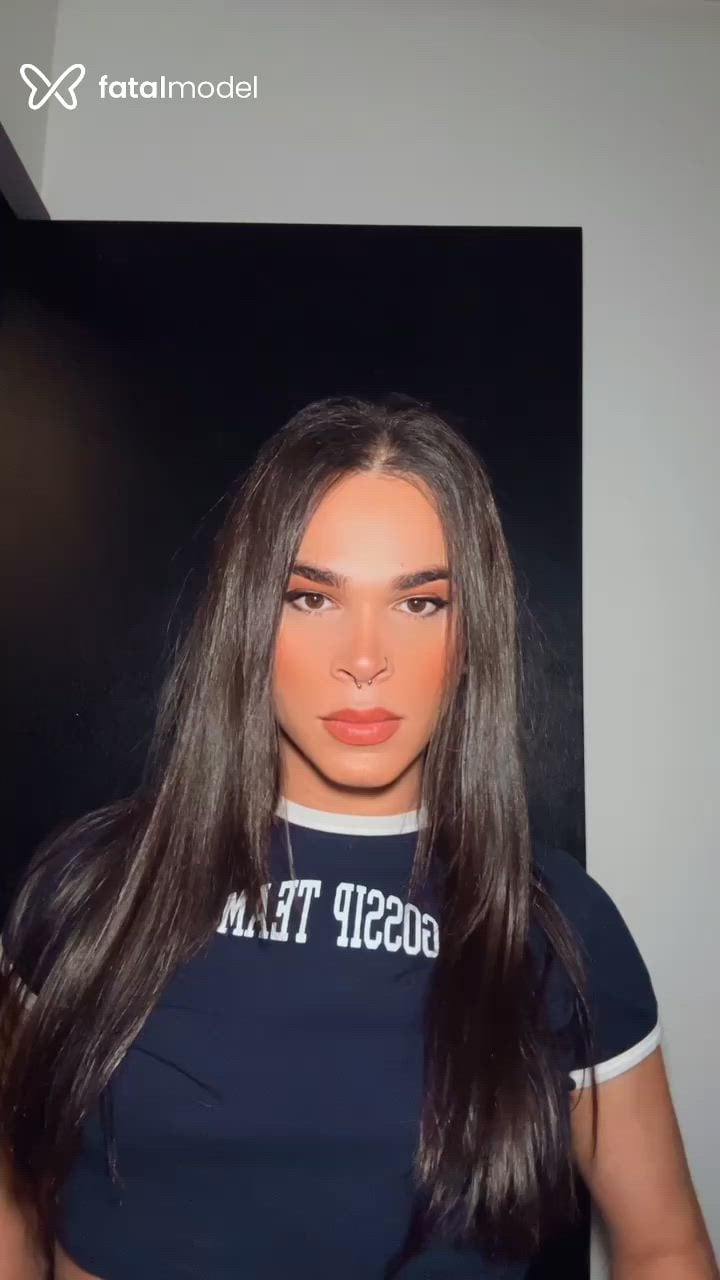 Acompanhante mulher trans com cabelo castanho de olhos castanhos em Bagé - BadSheron